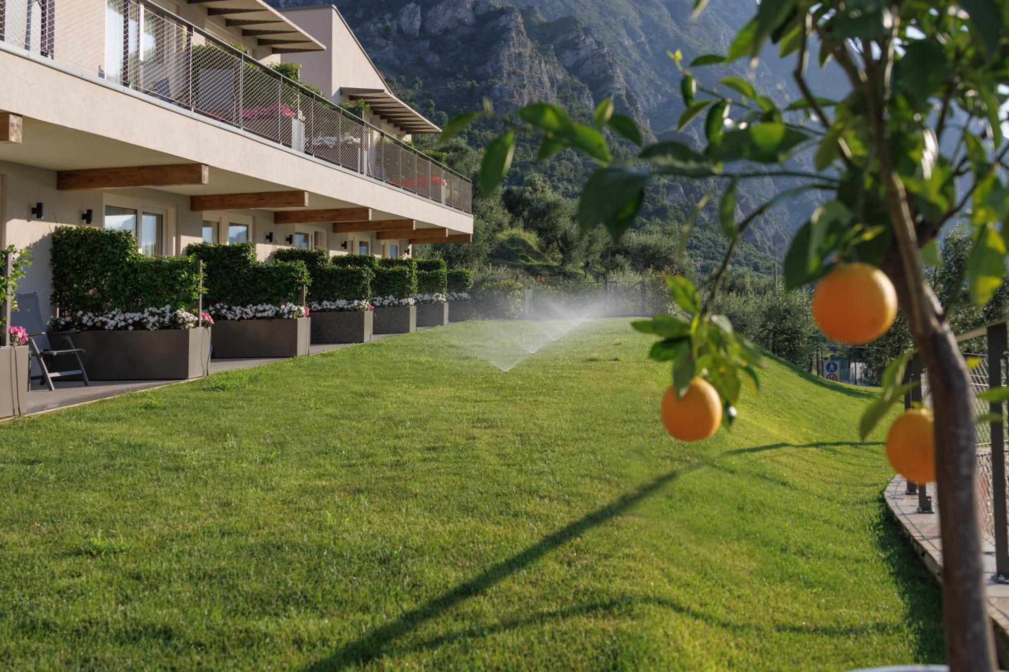 Llac Living Nature Hotel Limone sul Garda Exteriör bild