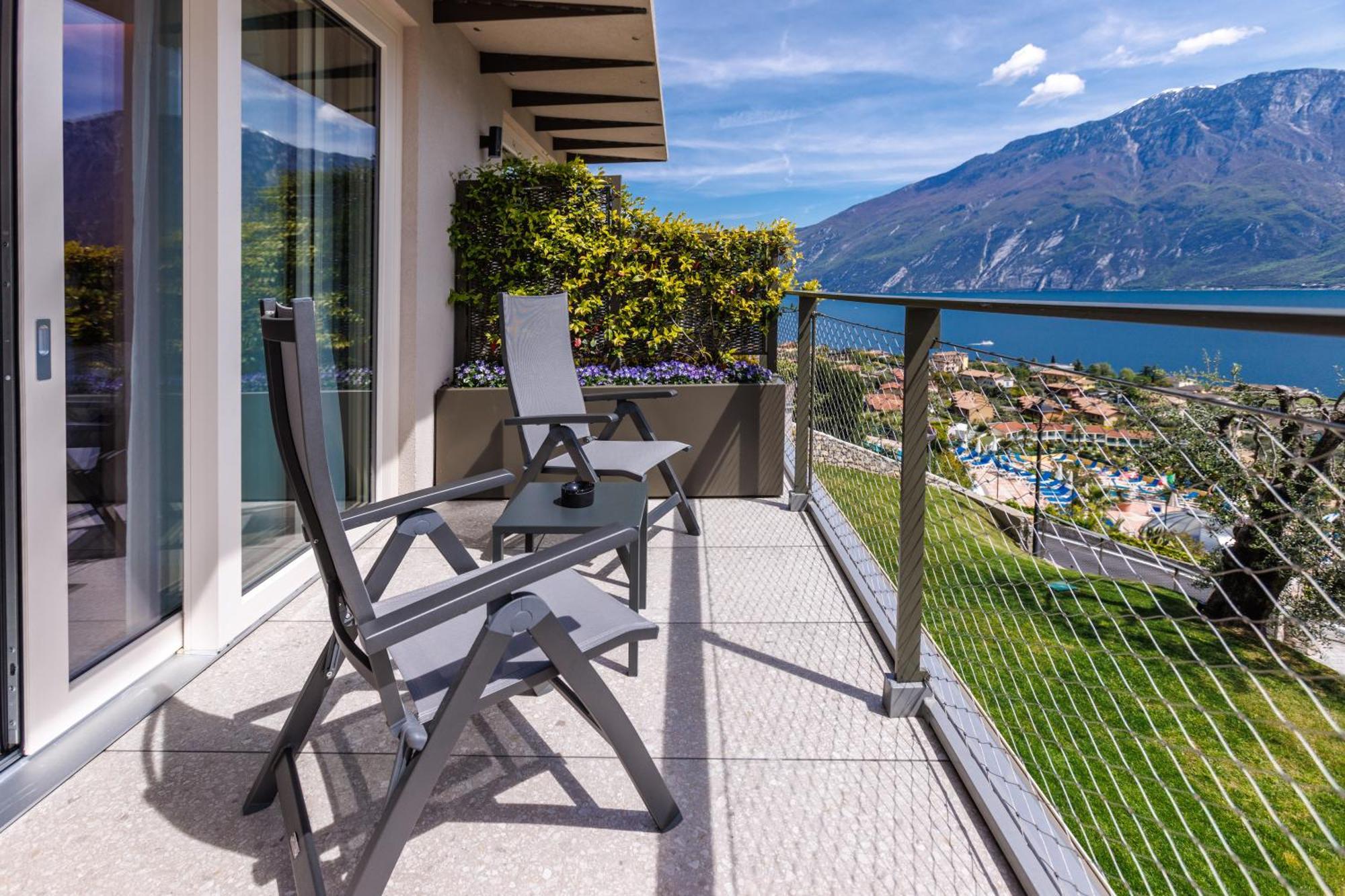 Llac Living Nature Hotel Limone sul Garda Rum bild