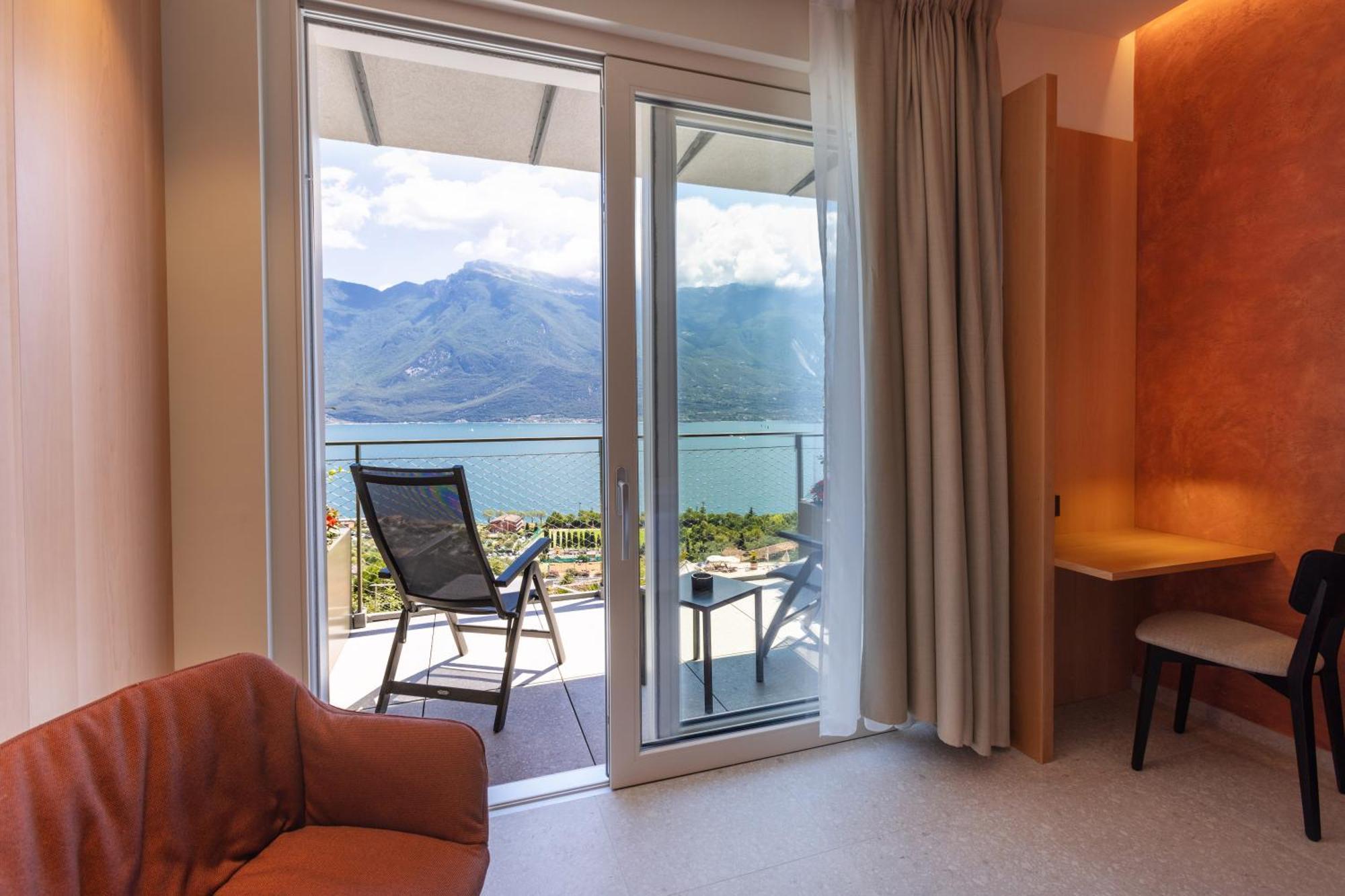 Llac Living Nature Hotel Limone sul Garda Rum bild