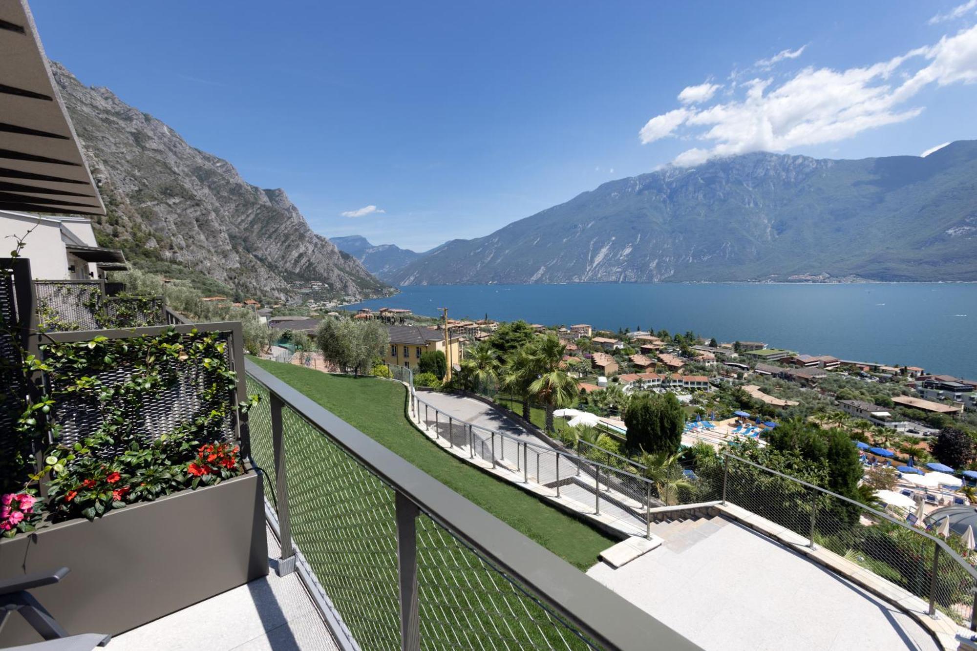 Llac Living Nature Hotel Limone sul Garda Rum bild